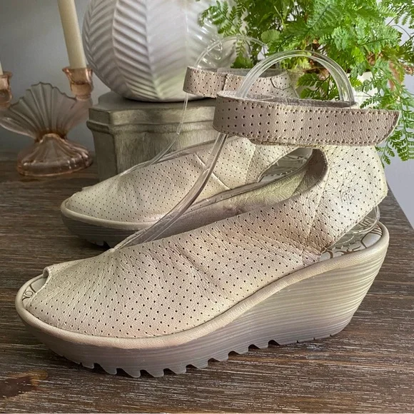 Fly London Yala Perforated‎ Peep Toe Slingback Wedges Shoes Womens 37 / 6.5-7 - Picture 2 of 10